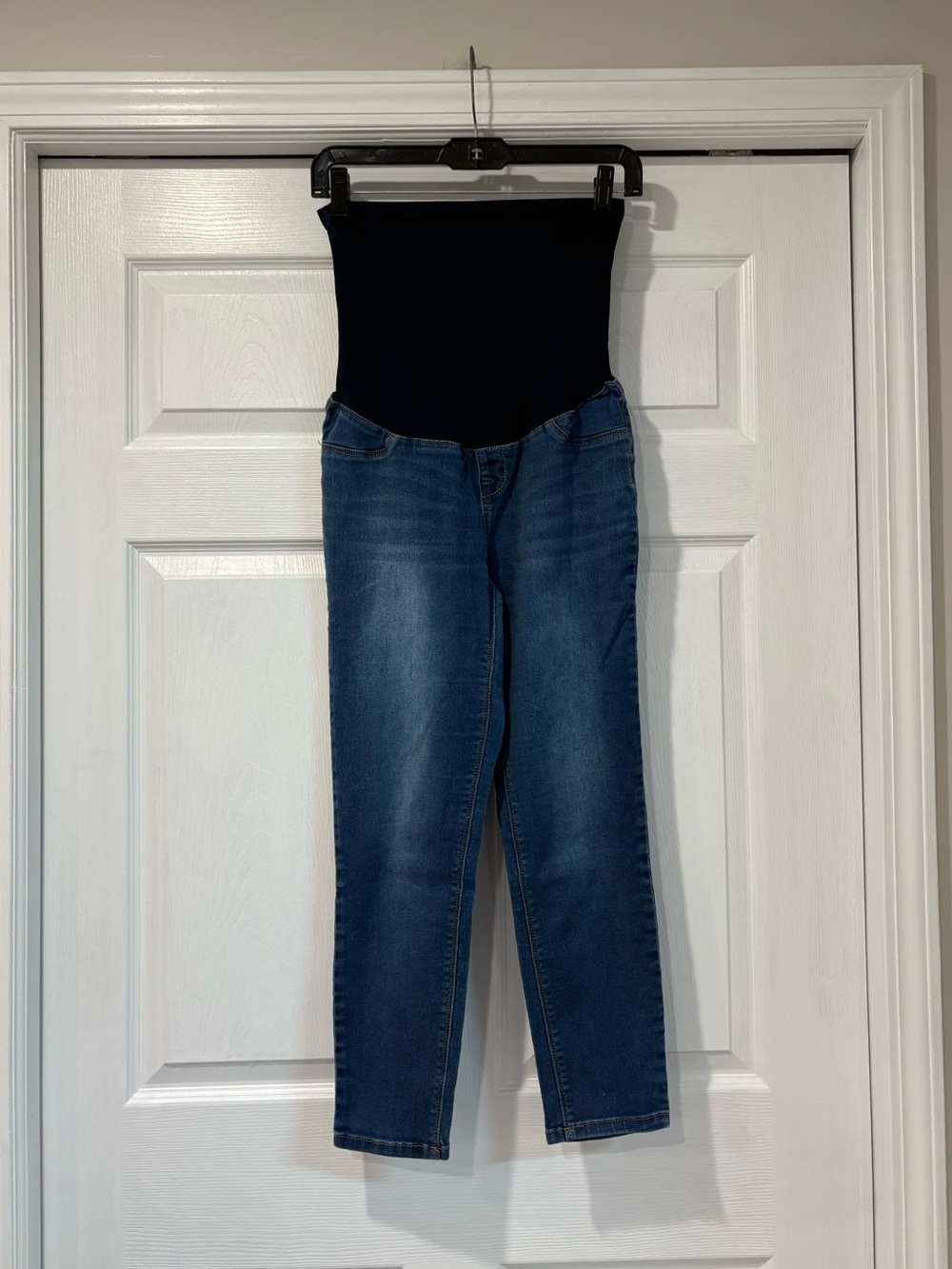 1822 Denim High-Rise Maternity Jeans in Dark Blue with Black Panel